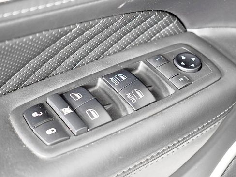 Used 2019 Jeep Grand Cherokee SRT image 29