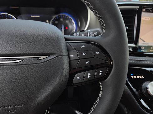New 2027 Chrysler Pacifica Limited FWD image 22