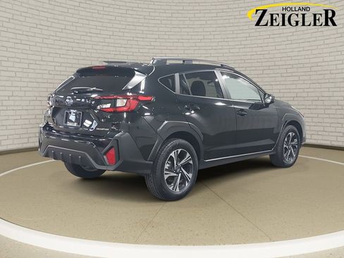 Used 2024 Subaru Crosstrek 2.0i Premium image 5