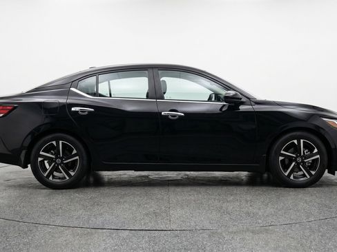 Used 2025 Nissan Sentra SV FWD image 8