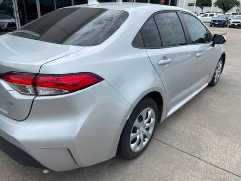 Used 2024 Toyota Corolla LE FWD image 7