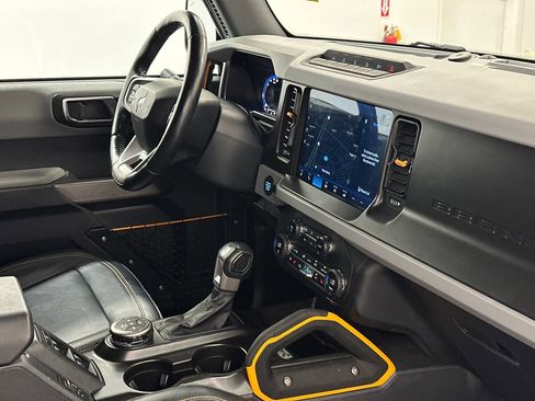 Used 2021 Ford Bronco Badlands image 10