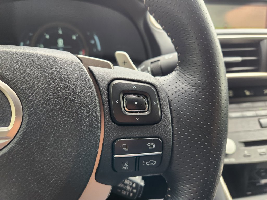 Used 2019 Lexus IS 350 F Sport w/ F Sport Package RWD image 30