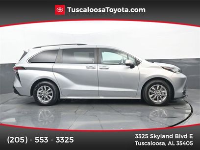Used 2022 Toyota Sienna XLE