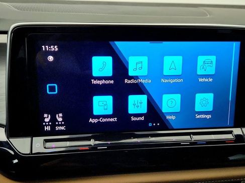 Used 2024 Volkswagen Atlas Cross Sport SE w/ Panoramic Sunroof Package image 18