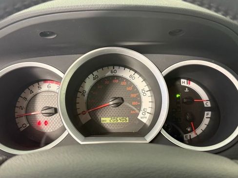 Used 2014 Toyota Tacoma PreRunner w/ TRD Sport Package image 18