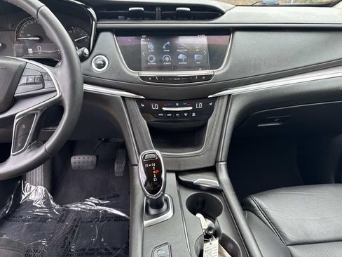 Used 2018 Cadillac XT5 Luxury w/ Driver Awareness Package AWD/4WD image 26