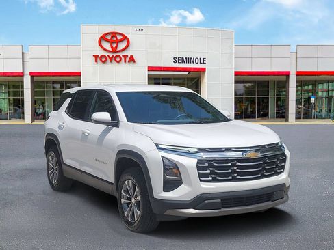 Used 2026 Chevrolet Equinox LT FWD image 2