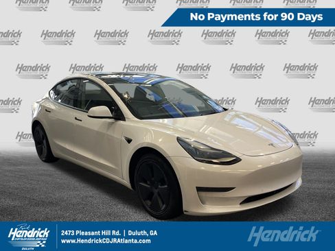 Used 2022 Tesla Model 3 Standard Range RWD image 1