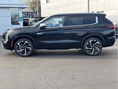 New 2025 Mitsubishi Outlander 4WD Plug-In Hybrid image 10