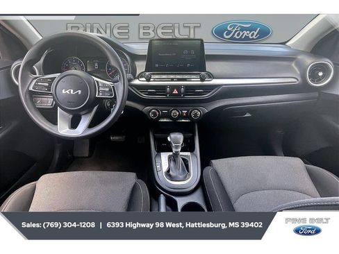 Used 2022 Kia Forte LXS w/ LXS Technology Package FWD image 13
