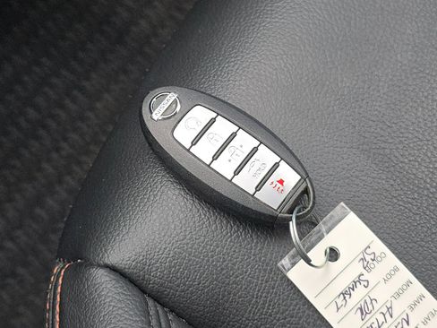 Used 2022 Nissan Altima 2.5 SR FWD image 32