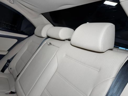 Used 2012 Volkswagen Jetta SE FWD image 16