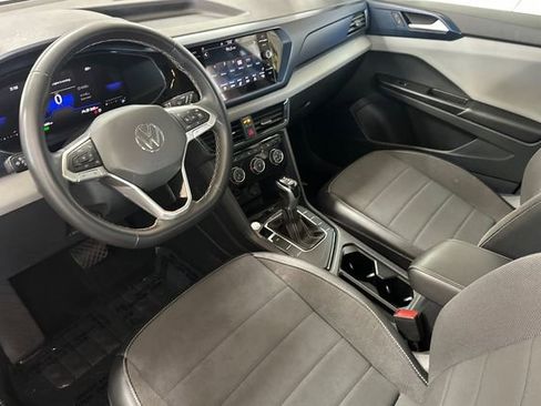 Certified 2023 Volkswagen Taos SE w/ Black Wheel Package image 12