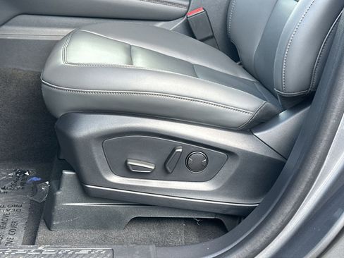 New 2025 Ford Explorer Active w/ Active Comfort Package image 13