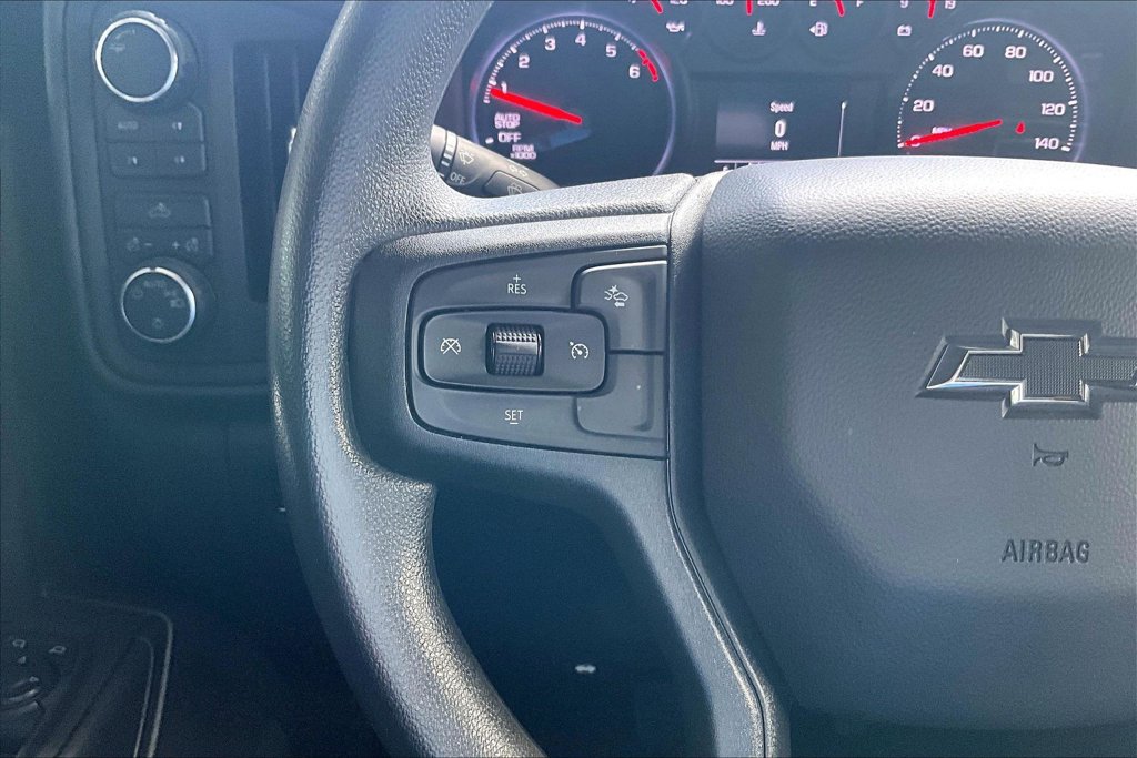 Used 2025 Chevrolet Silverado 1500 Custom Trail Boss w/ Dark Appearance Package AWD/4WD image 7