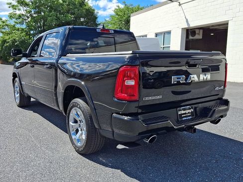 Used 2025 RAM 1500 Big Horn AWD/4WD image 7