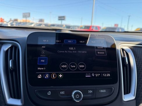 Used 2022 Chevrolet Malibu LS FWD image 22