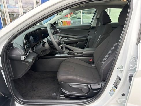 Certified 2024 Hyundai Elantra SEL w/ Convenience Package image 10