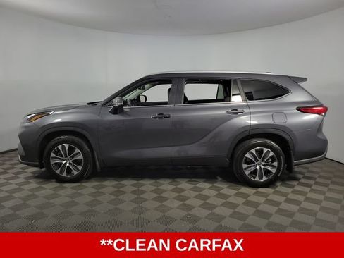 Used 2023 Toyota Highlander XLE FWD image 5