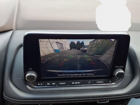 Used 2022 Nissan Rogue SV w/ SV Premium Package image 21