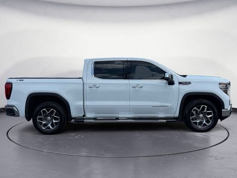 Used 2023 GMC Sierra 1500 SLT w/ SLT Premium Package AWD/4WD image 9