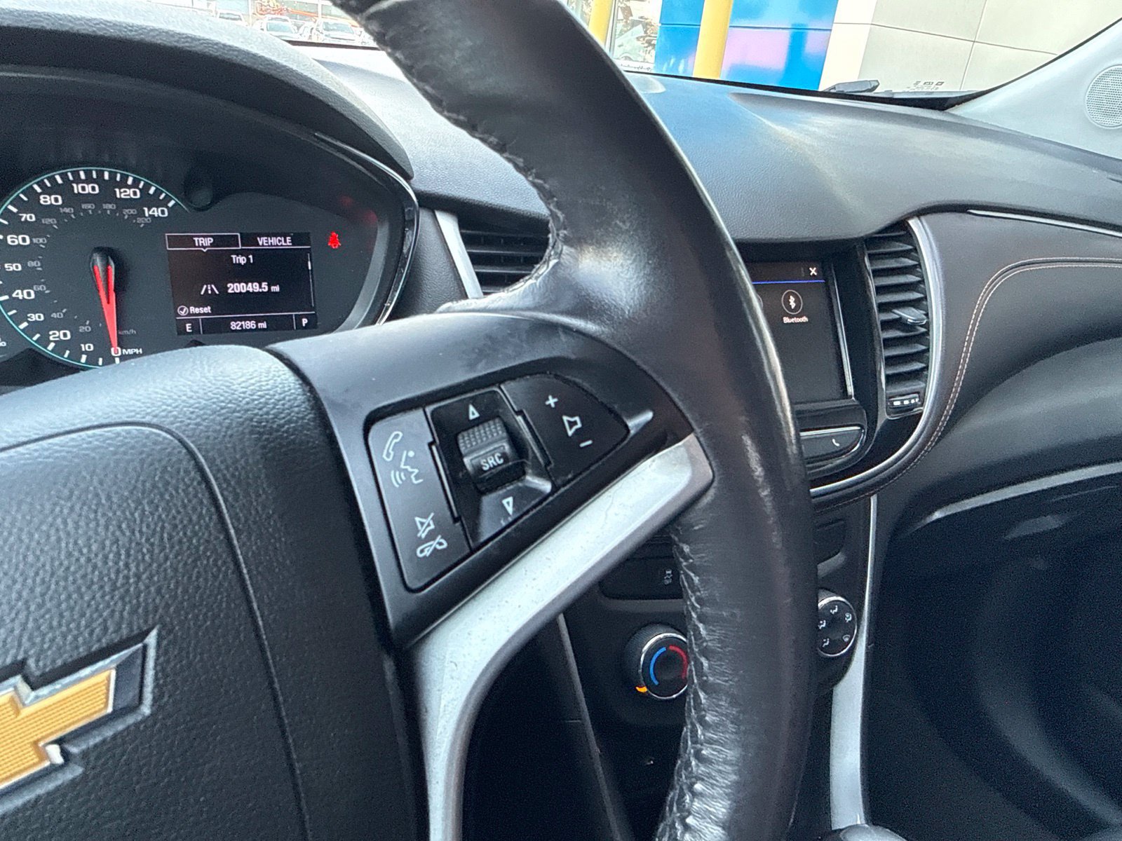 Used 2020 Chevrolet Trax LT w/ LT Convenience Package AWD/4WD image 30