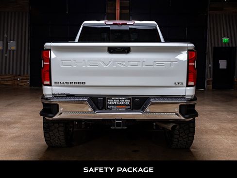Used 2025 Chevrolet Silverado 2500 LTZ w/ LTZ Premium Package AWD/4WD image 8