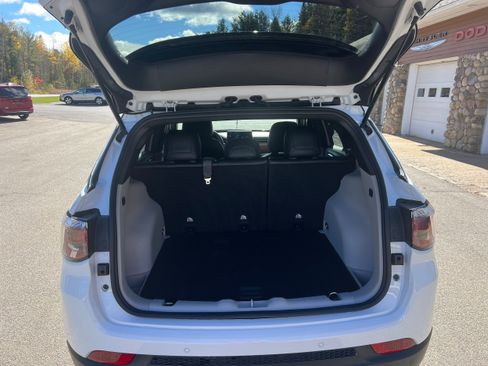 Used 2024 Jeep Compass Limited image 20