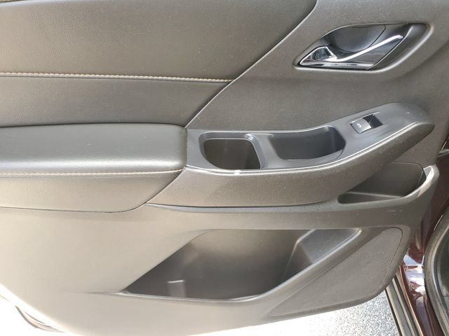 Used 2021 Chevrolet Traverse LT FWD image 17
