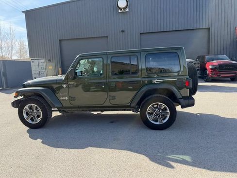 Used 2023 Jeep Wrangler Unlimited Sahara AWD/4WD image 15