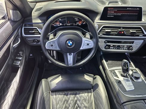 Used 2021 BMW 750i xDrive w/ Autobahn Package AWD/4WD image 13