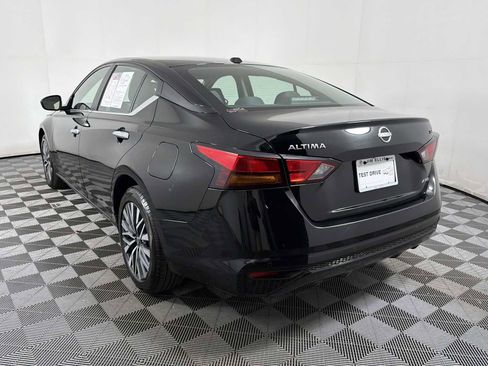 Used 2024 Nissan Altima 2.5 SV AWD/4WD image 4