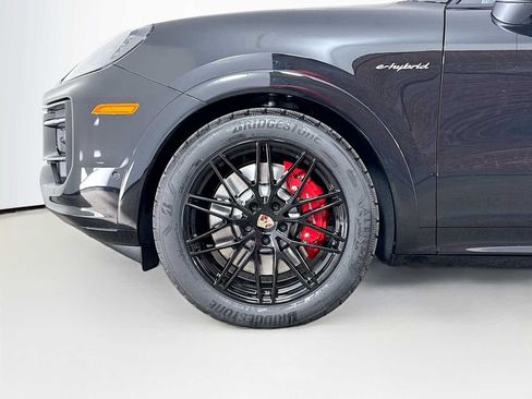 New 2026 Porsche Cayenne S image 24