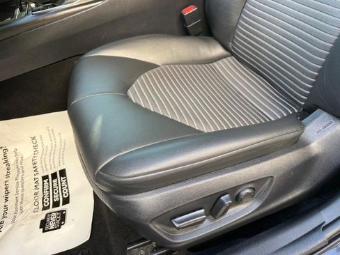 Used 2023 Toyota Camry SE image 17