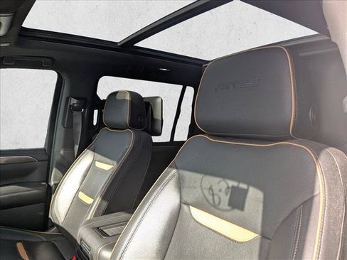Used 2023 GMC Yukon XL AT4 w/ Technology Package AWD/4WD image 14