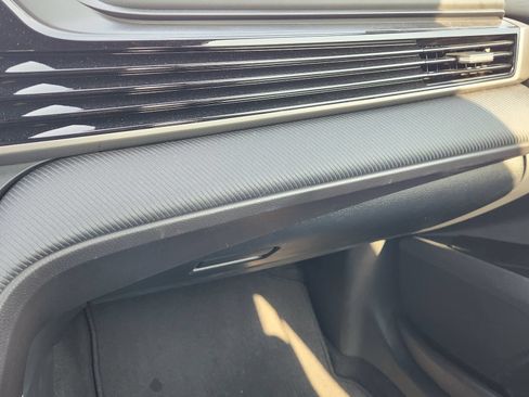Used 2025 Toyota Camry SE w/ Convenience Package FWD image 23