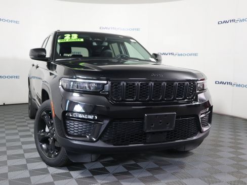 Used 2023 Jeep Grand Cherokee Limited w/ Black Appearance Package AWD/4WD image 2