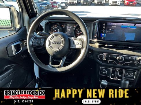 Used 2024 Jeep Gladiator Sport image 5