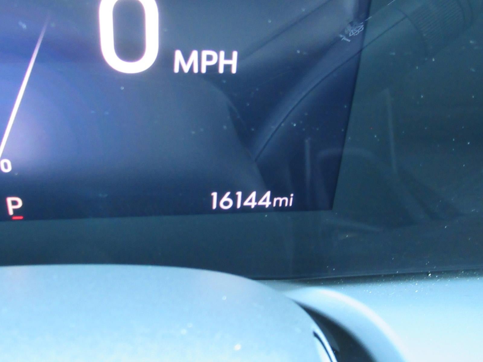Used 2024 Buick Encore GX Preferred w/ Comfort Package FWD image 32