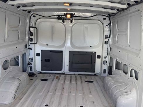 Used 2021 Nissan NV 2500 S image 18