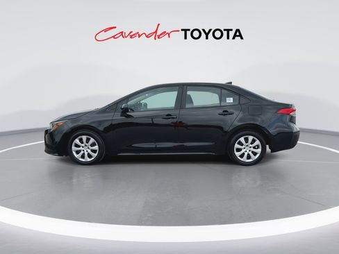 Certified 2025 Toyota Corolla LE FWD image 5