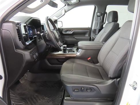 Used 2025 Chevrolet Silverado 1500 LT AWD/4WD image 12