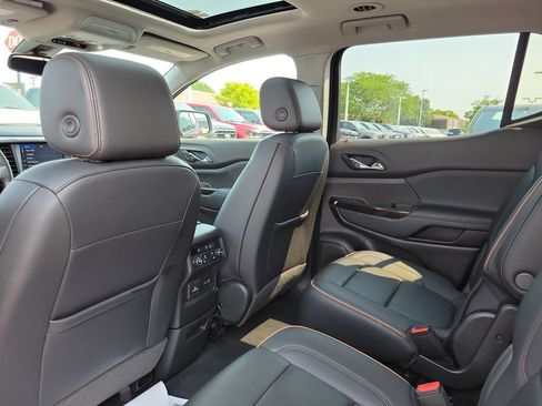 Used 2022 GMC Acadia AT4 w/ Technology Package AWD/4WD image 16