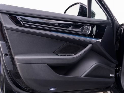 Certified 2025 Porsche Panamera 4 AWD/4WD image 14