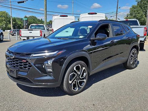 Used 2024 Chevrolet Trax RS w/ Driver Confidence Package FWD image 1