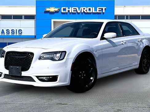 Used 2023 Chrysler 300 Touring L w/ Comfort Group AWD/4WD image 3