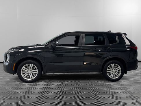 Used 2023 Mitsubishi Outlander ES AWD/4WD image 5