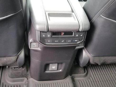 Used 2026 Toyota Grand Highlander AWD image 31