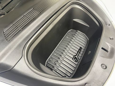 Used 2020 Tesla Model Y Long Range image 72